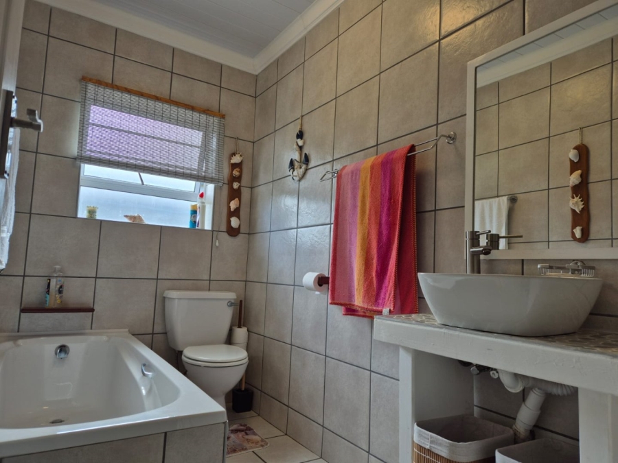 3 Bedroom Property for Sale in Stilbaai Wes Western Cape